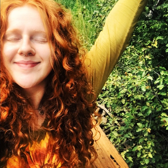 Meet your Posher, Amanda - Picture 3 of 8